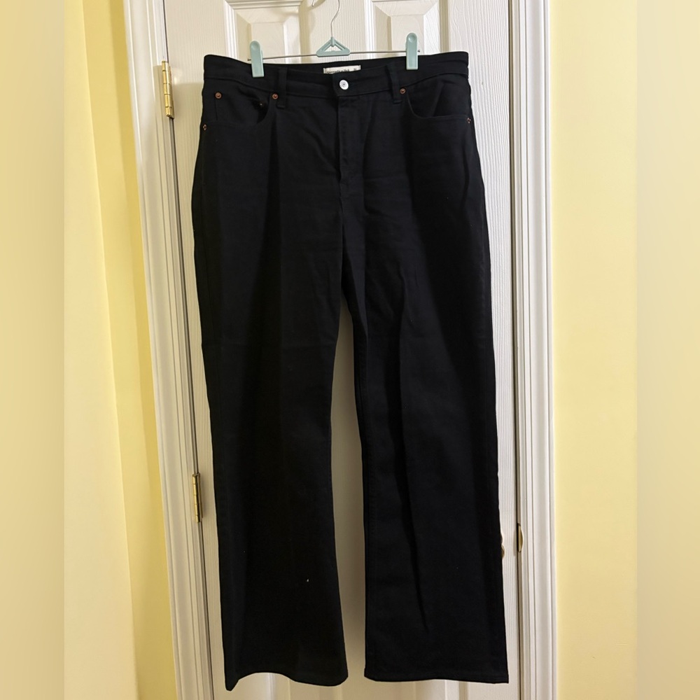 Abercrombie & Fitch Women's High-Rise Curve Love Black Straight-Leg Jeans